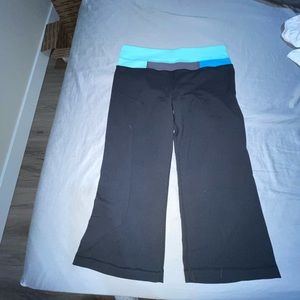 Lululemon reversible crop 8